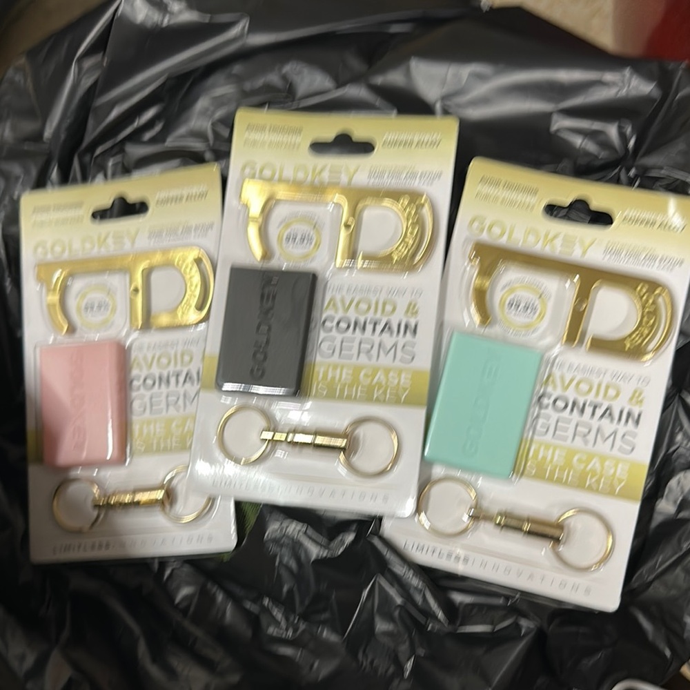 Set of 3 Gold Key Touch-Free Tool Pink, Black, Mint